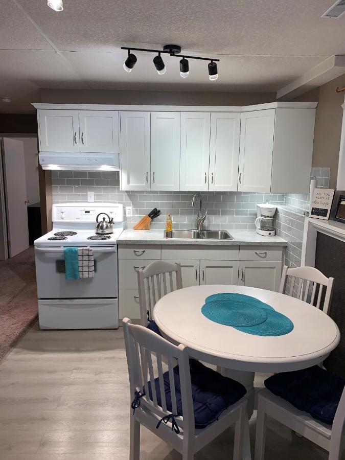 Newly Renovated Basement Suite! Lethbridge Exterior foto